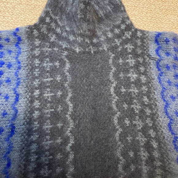 VERTIGO crop poncho sweater m/l - Picture 1 of 4
